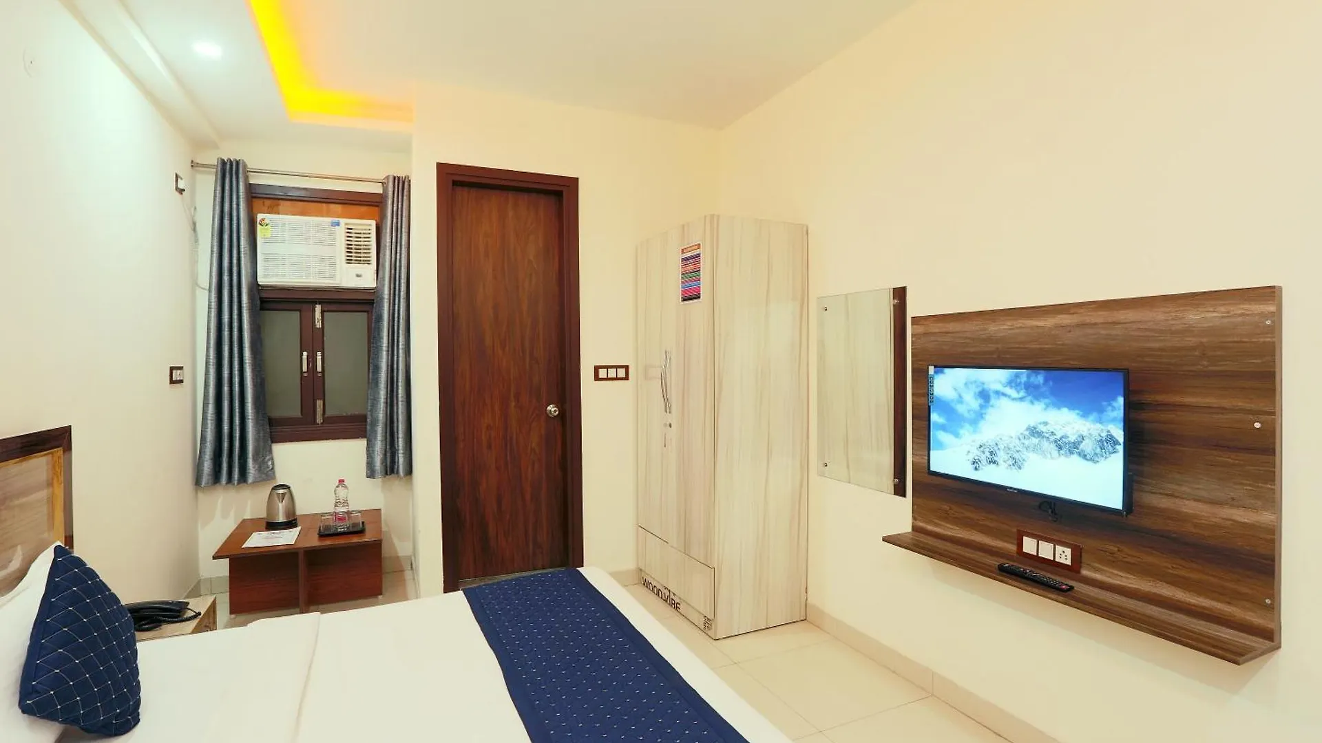 Roomsity Pride New Delhi India
