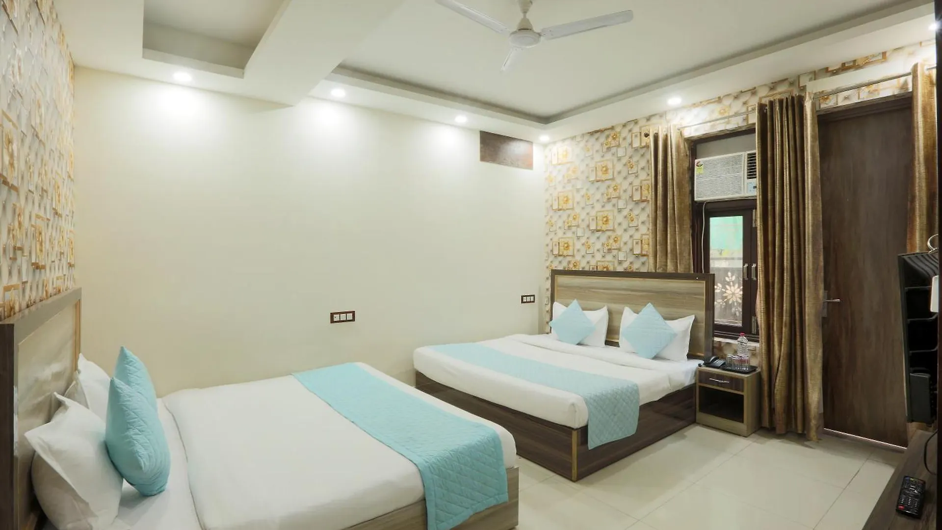 Roomsity Pride New Delhi