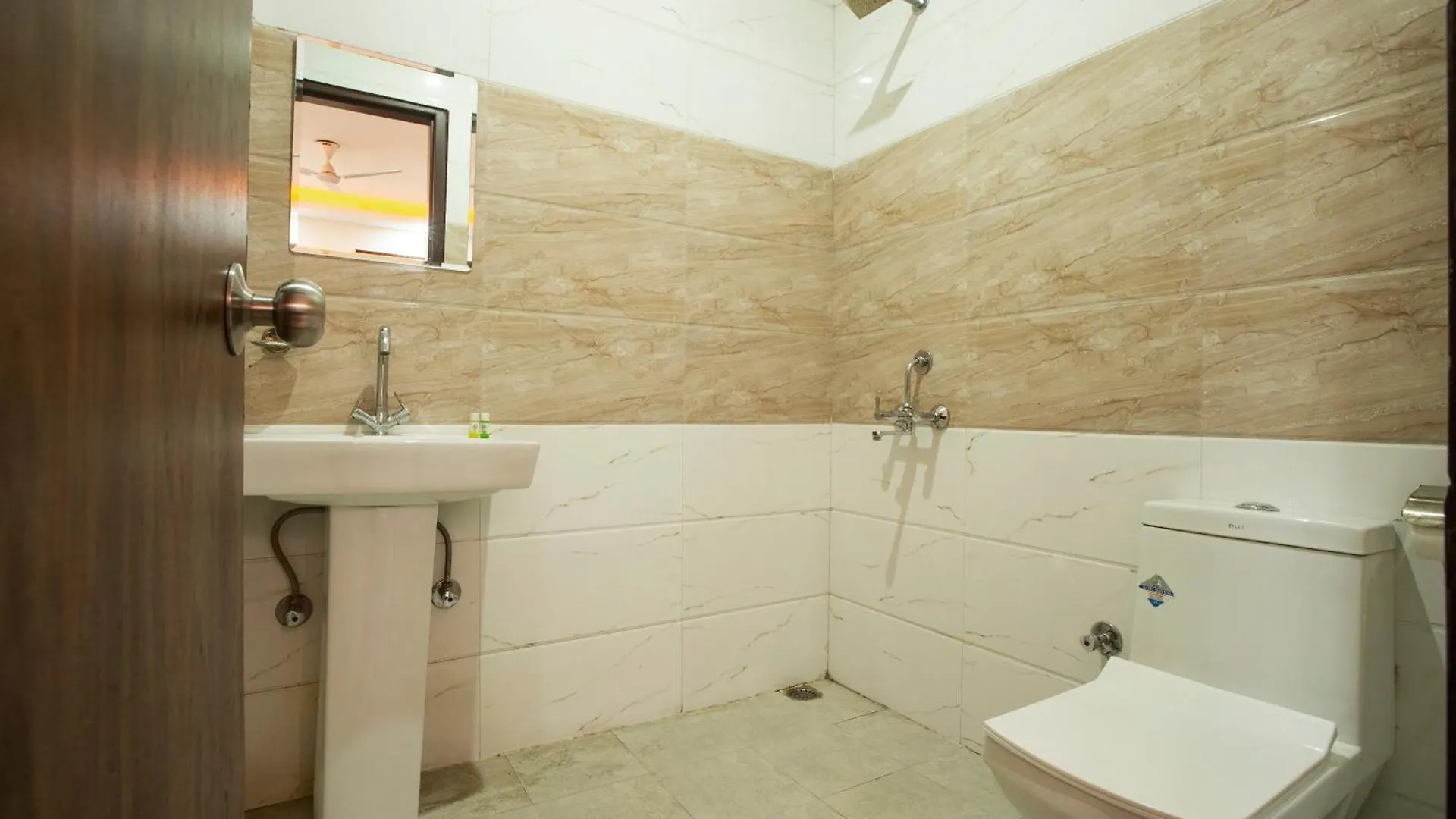 Roomsity Pride New Delhi
