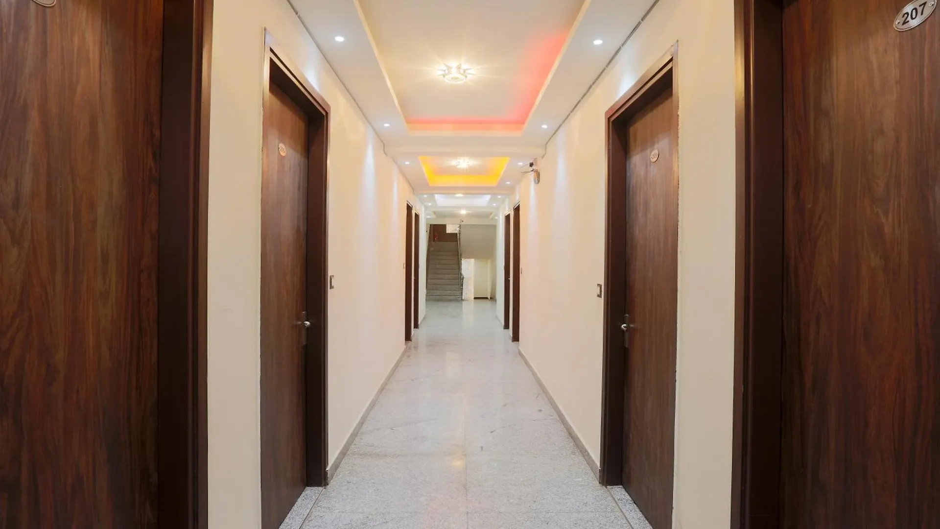 Roomsity Pride New Delhi
