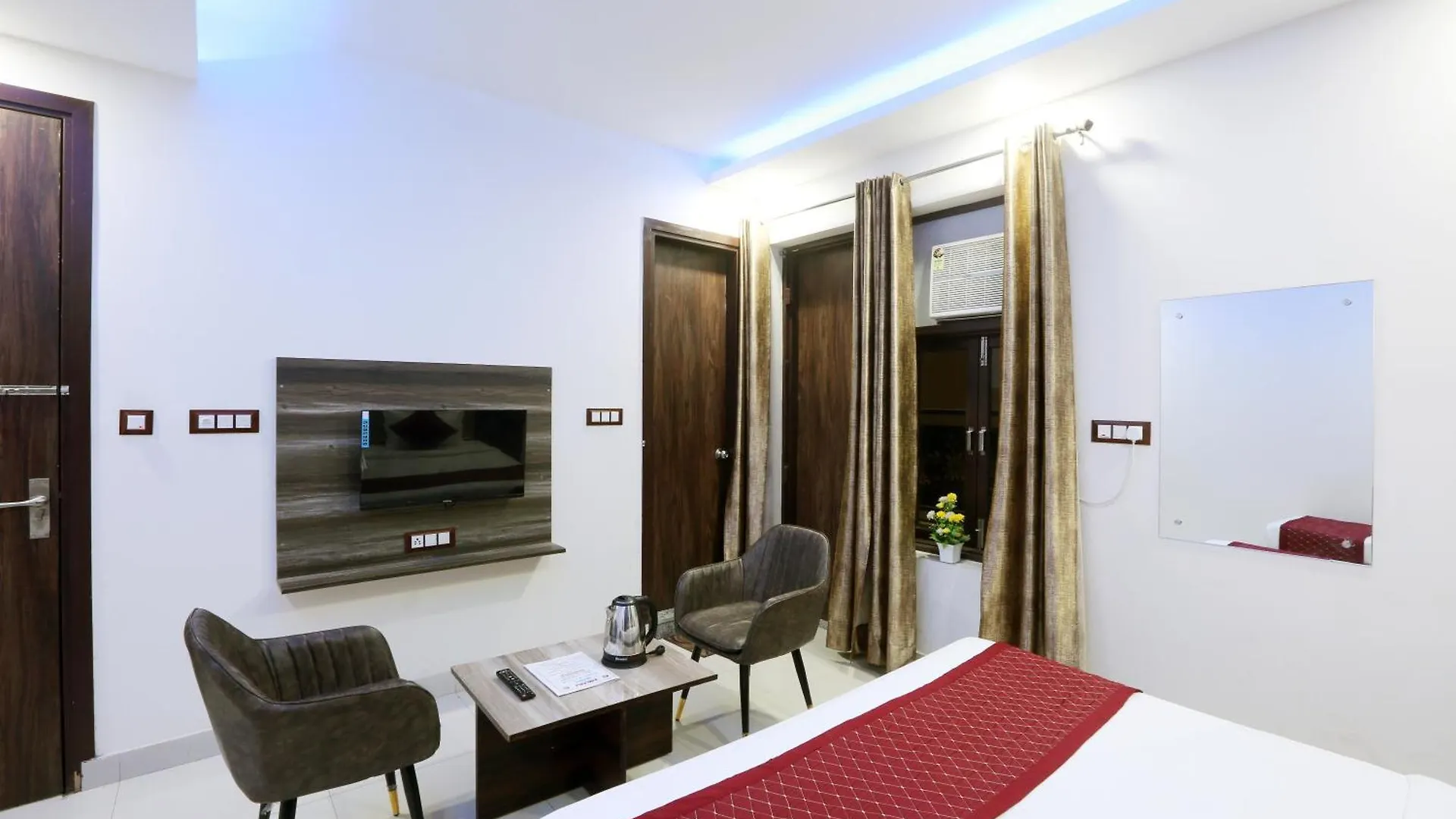 Roomsity Pride New Delhi India
