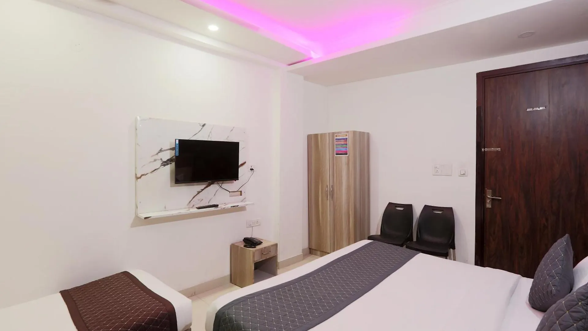 Roomsity Pride New Delhi