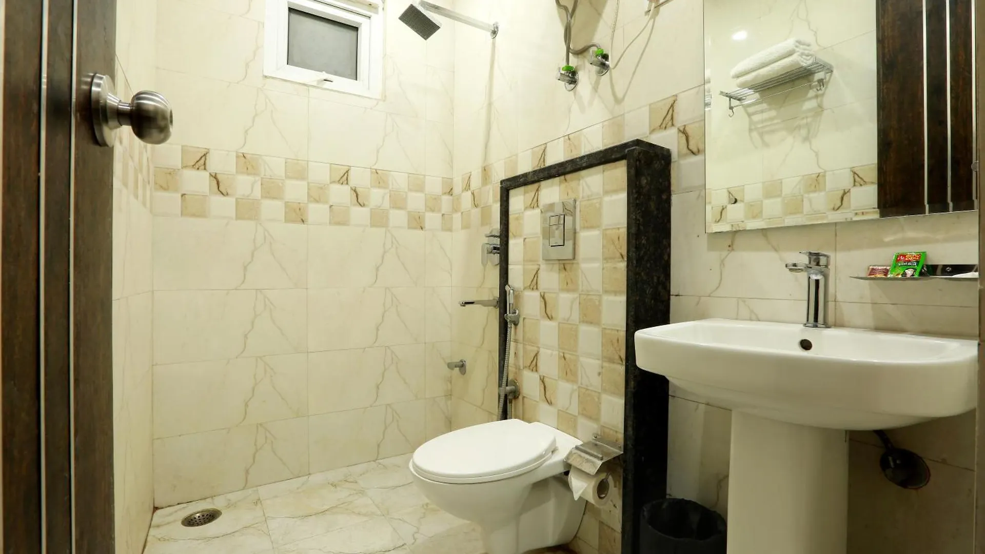 Hotel Roomsity Pride New Delhi